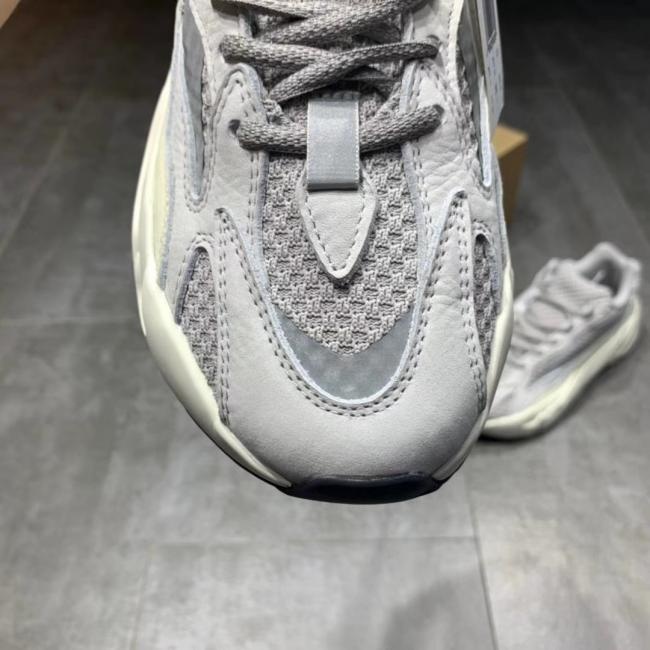 lv  Adidas Yeezy Boost 700 runner 侃爷3M椰子复古跑鞋