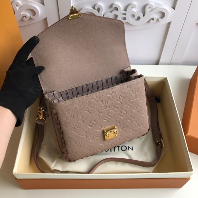 lv M43942杏色Pochette Métis 手袋