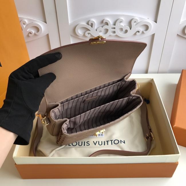 lv M43942杏色Pochette Métis 手袋