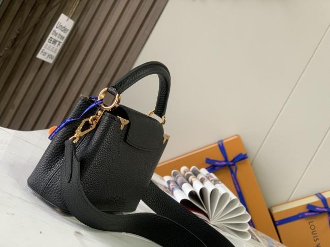 LV Capucines M56669 迷你手袋黑色金扣