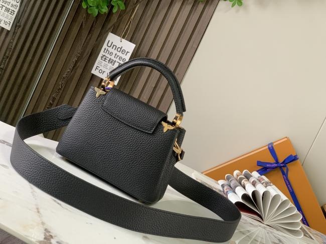 LV Capucines M56669 迷你手袋黑色金扣