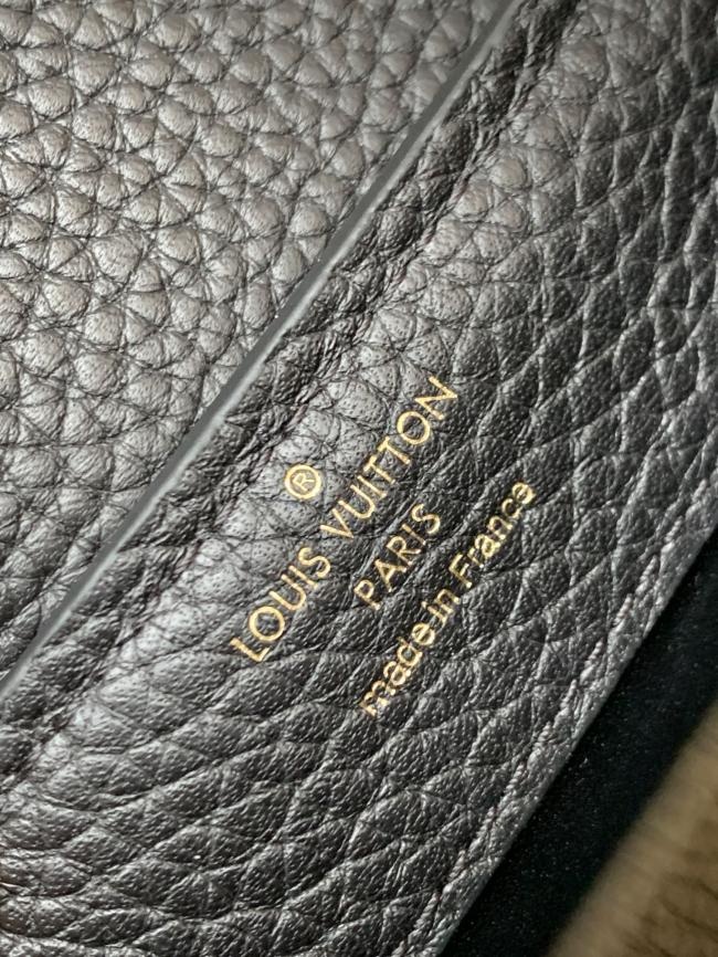 LV Capucines M56669 迷你手袋黑色金扣