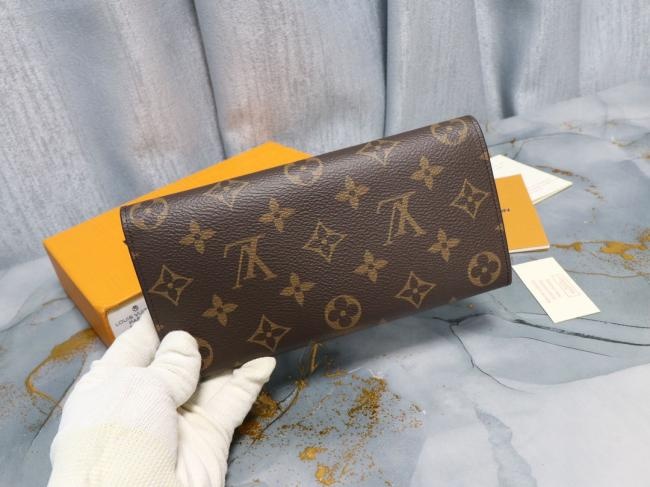 LV M60696 紫红豆豆包 Emilie 钱夹 台湾面料