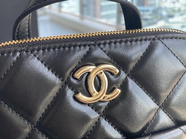 CHANEL2022春秋新款双肩包AS3332#油腊小牛皮耳机包，21X23X8 Cm，轻便耐磨