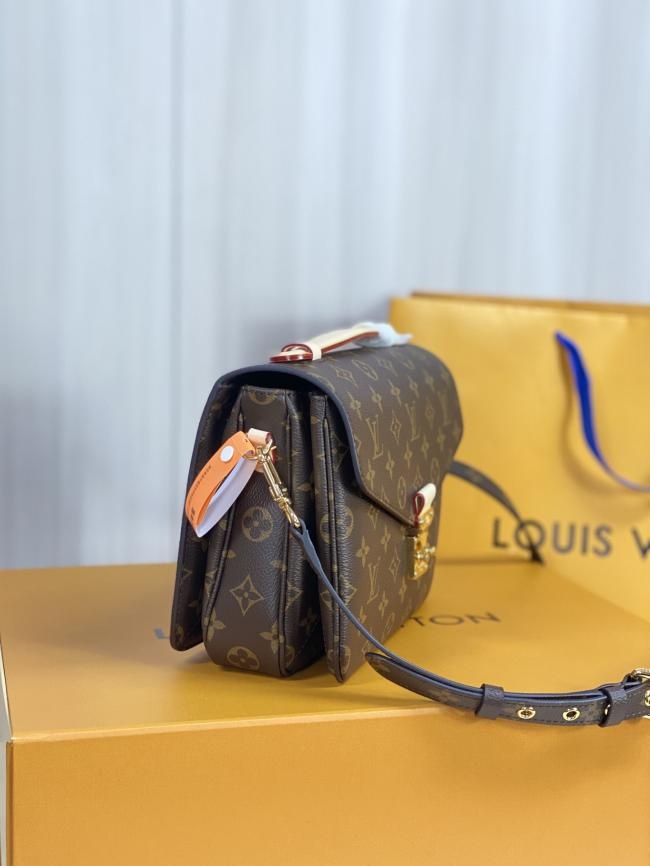 LV M44875 老花 Pochette Metis 手袋小巧优雅，适合斜背款式