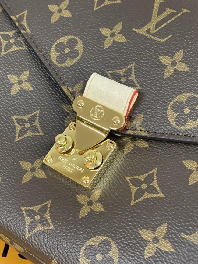 LV M44875 老花 Pochette Metis 手袋小巧优雅，适合斜背款式