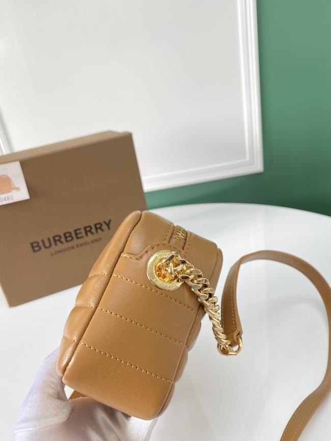 Burberry Lola 羔羊皮相机包，意大利手工制作