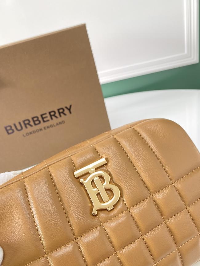 Burberry Lola 羔羊皮相机包，意大利手工制作