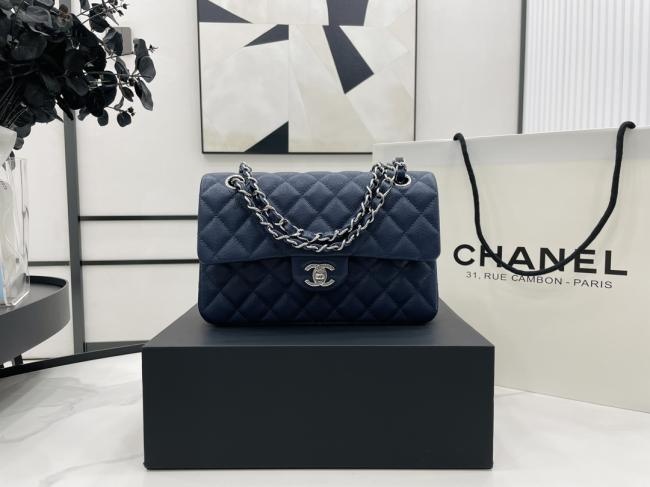 CHANEL 01118 鱼子酱Classic Flap 经典口盖包 23cm