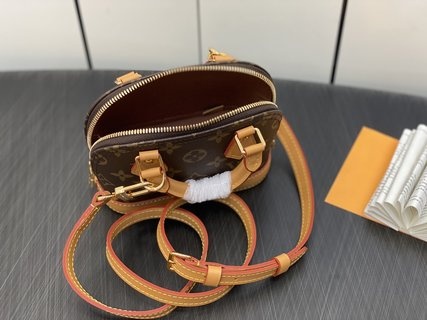 Louis Vuitton Nano Alma M82717 贝壳包系列，精致小巧的阿尔玛包款式