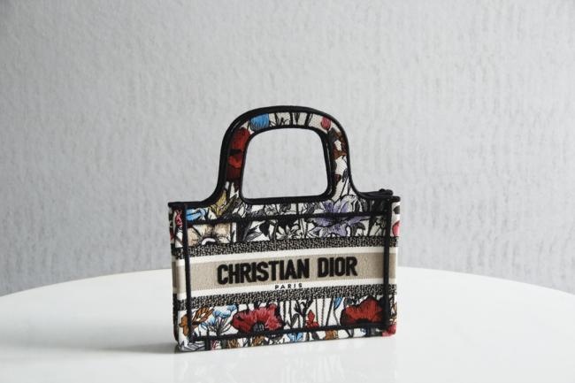 Dior Mini Book Tote Mille Fleurs 十色刺绣 迷你款式