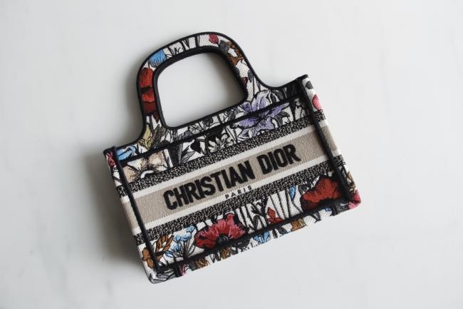 Dior Mini Book Tote Mille Fleurs 十色刺绣 迷你款式