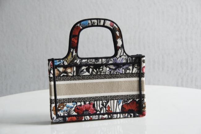 Dior Mini Book Tote Mille Fleurs 十色刺绣 迷你款式