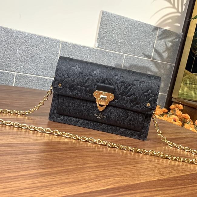 LV M67893 CHAIN 钱夹 Monogram Empreinte 皮革款式