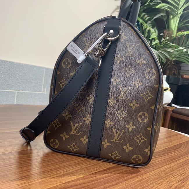 LV M56711 Keepall 旅行袋，配肩带，Monogram帆布款式