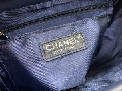 香奈儿CHANEL中号91121羊皮经典双肩包热销中