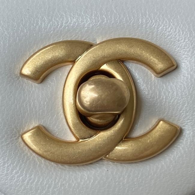 CHANEL AS1787 小羊皮口盖包 Classic Flap，复古鎏金五金装饰，肩带菱格纹设计