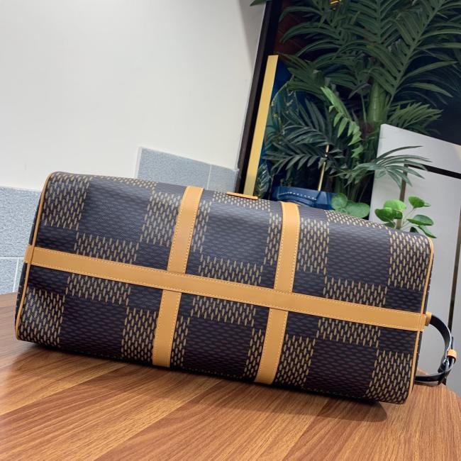 LV KEEPALL Nigo 50旅行到袋，经典包型撞色设计