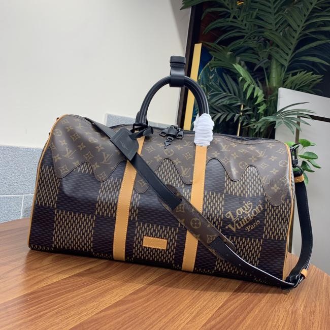 LV KEEPALL Nigo 50旅行到袋，经典包型撞色设计