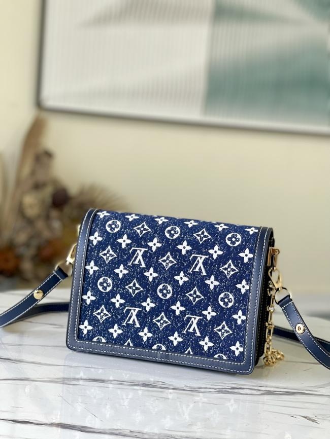 LV Dauphine M59631 牛仔蓝 中号手袋，经典logo牛仔布，新复古主义气息