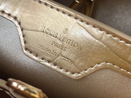 LV Capucines BB N81190/M48865 金色鳄鱼贝母链条款手袋