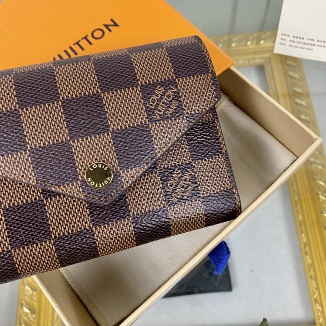 LV M62472 Victorine钱夹 Monogram帆布粉色款式