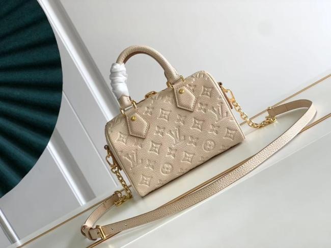 Louis Vuitton Speedy Bandouère 20 香槟色手袋，经典设计元素展露微妙莹泽