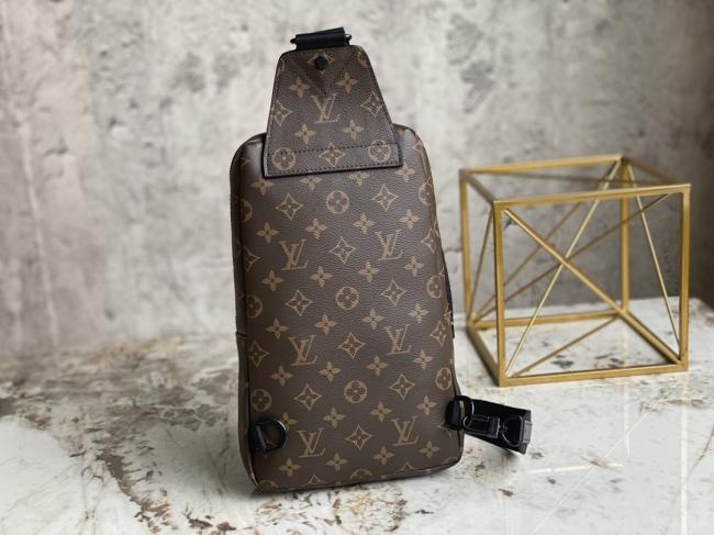 LV M45897 Avenue Damier Graphite 胸包腰包系列款式