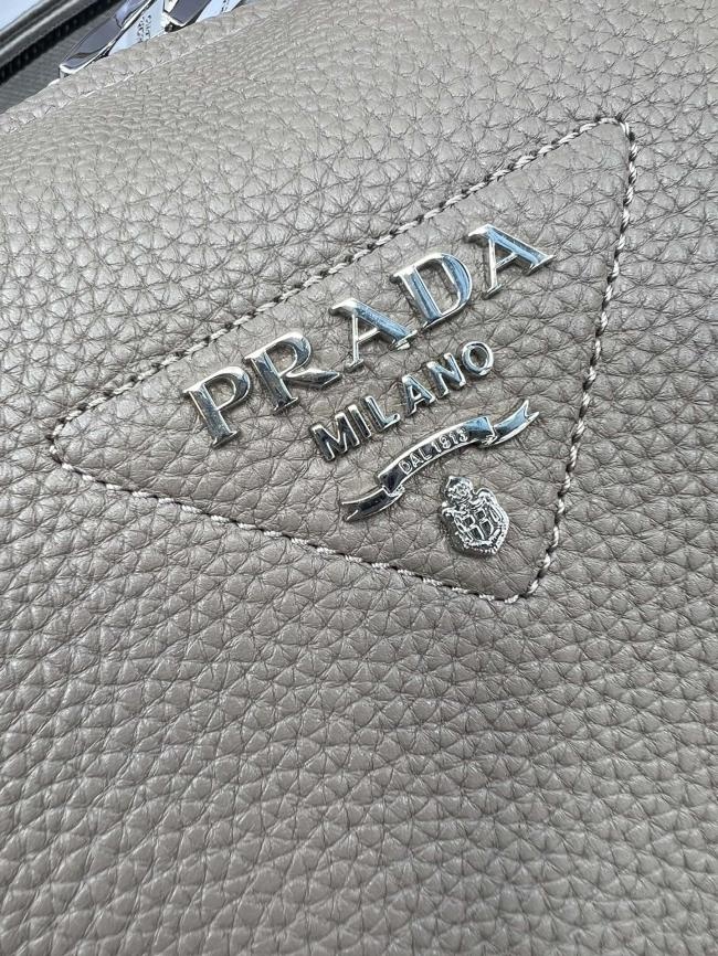 PRADA 1BC145最新款双肩带进口鹿皮纹牛皮设计