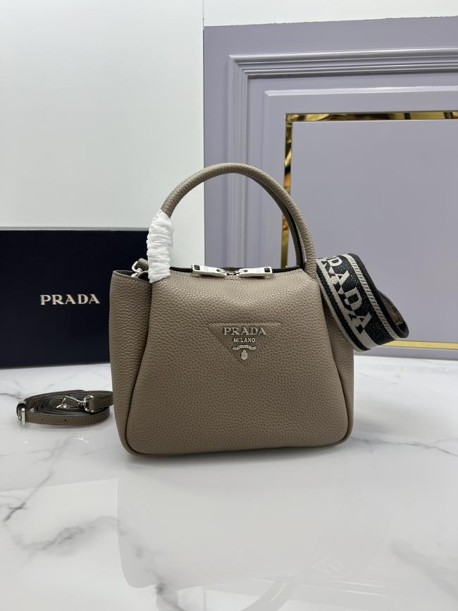 PRADA 1BC145最新款双肩带进口鹿皮纹牛皮设计