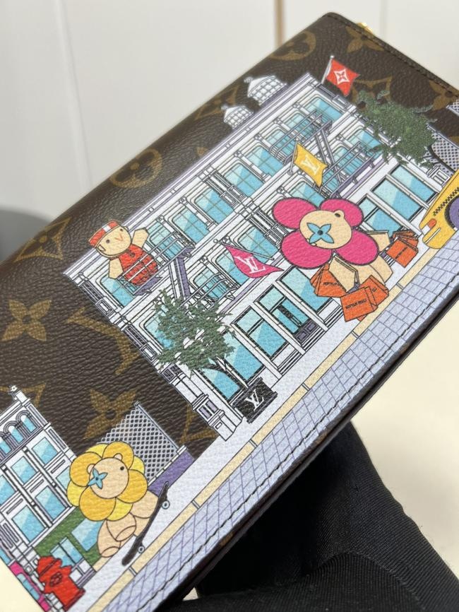 LV POCHETTE FÉLICIE Vivienne Holidays 2022 系列，精致印花链链包