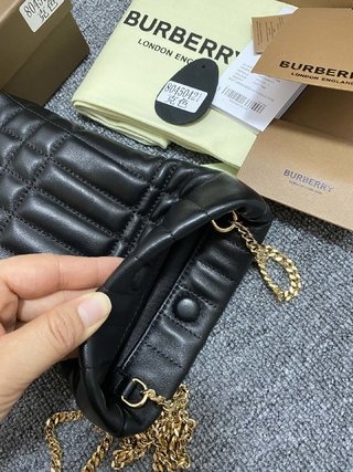 Burberry Lola手袋：意大利羔羊皮时装秀款