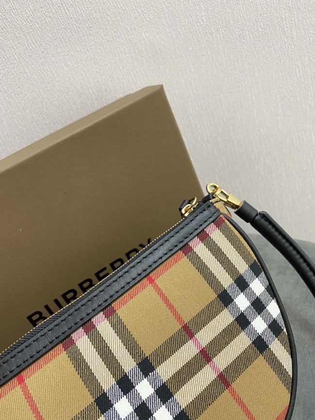 Burberry Vintage 复古格纹收纳袋，奥林匹亚展览中心设计款式