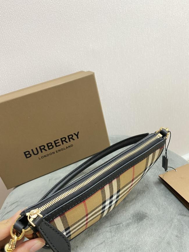 Burberry Vintage 复古格纹收纳袋，奥林匹亚展览中心设计款式