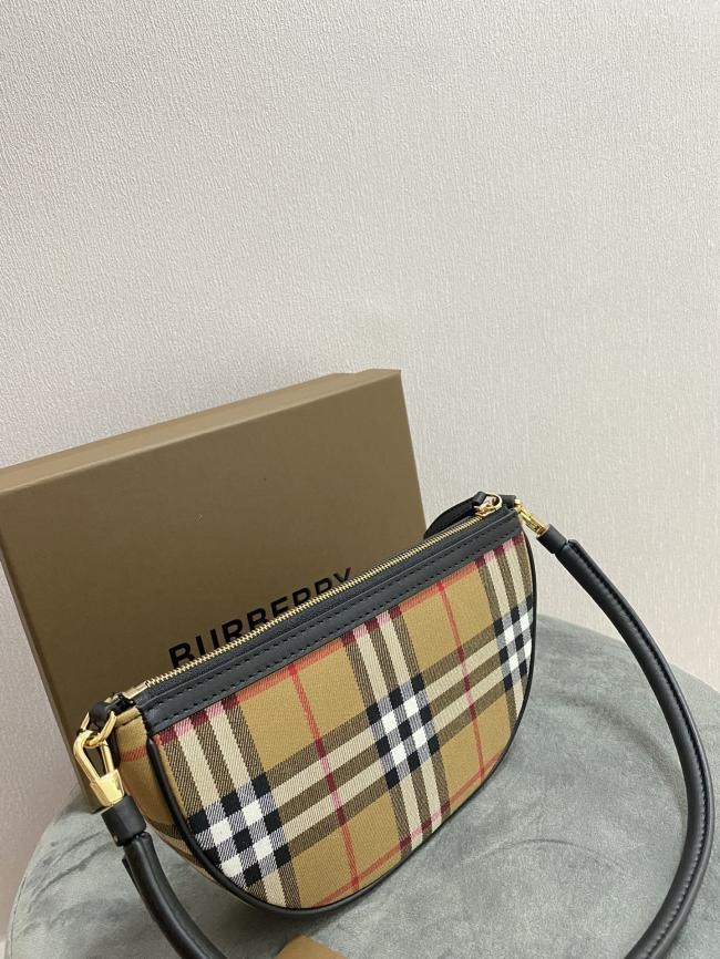 Burberry Vintage 复古格纹收纳袋，奥林匹亚展览中心设计款式