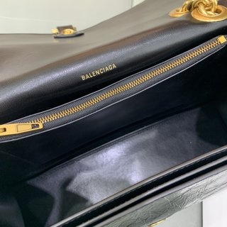 Celine Crush绗缝链条包 中号爆裂黑色款式