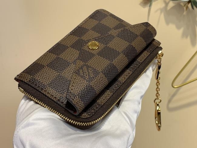 LV Recto V范思哲o Monogram Empreinte 皮革卡夹红色款式介绍