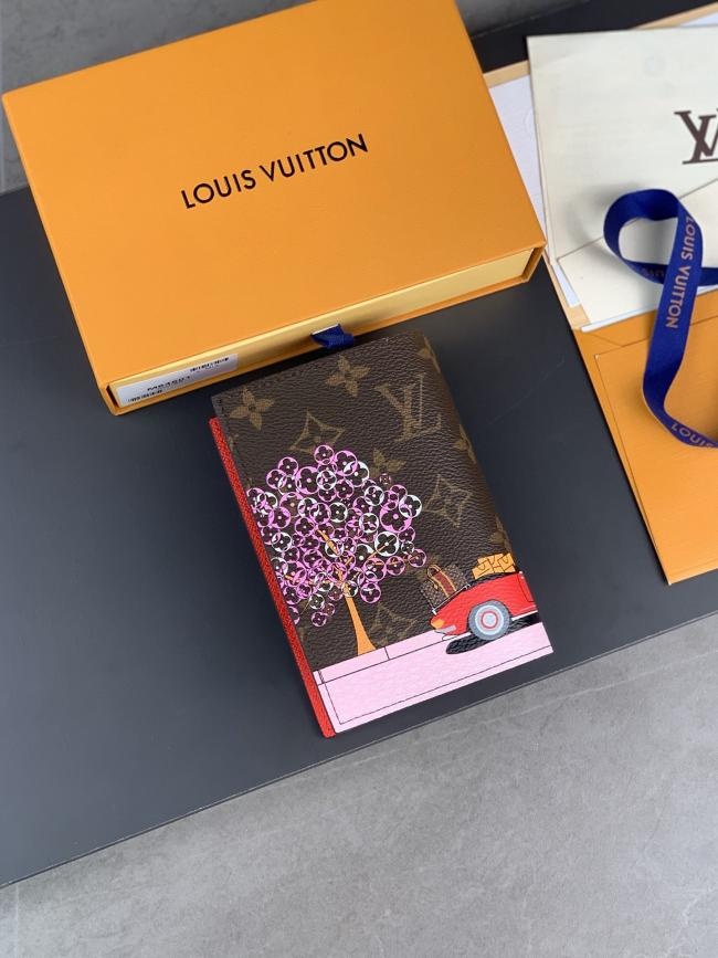 Louis Vuitton M62089 小牛皮内衬丝印小汽车护照夹