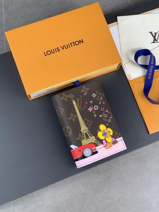 Louis Vuitton M62089 小牛皮内衬丝印小汽车护照夹