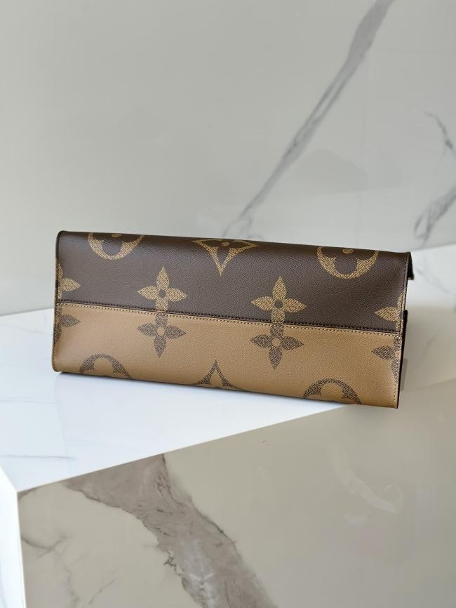 LV Onthego 超大号 Monogram 手袋，前卫摩登设计