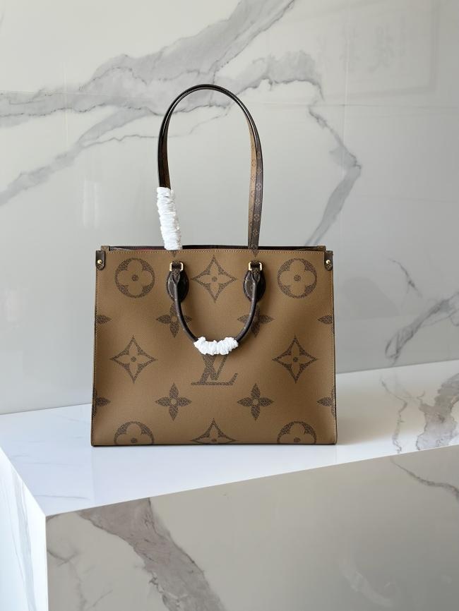 LV Onthego 超大号 Monogram 手袋，前卫摩登设计