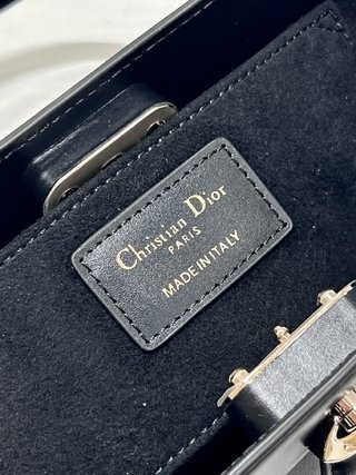 DIOR Key 0065黑色小号手袋，2023春夏系列新品，高雅时尚