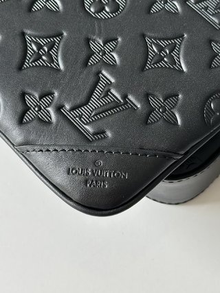 LV M46602 Trio 邮差包 Monogram 压纹牛皮革