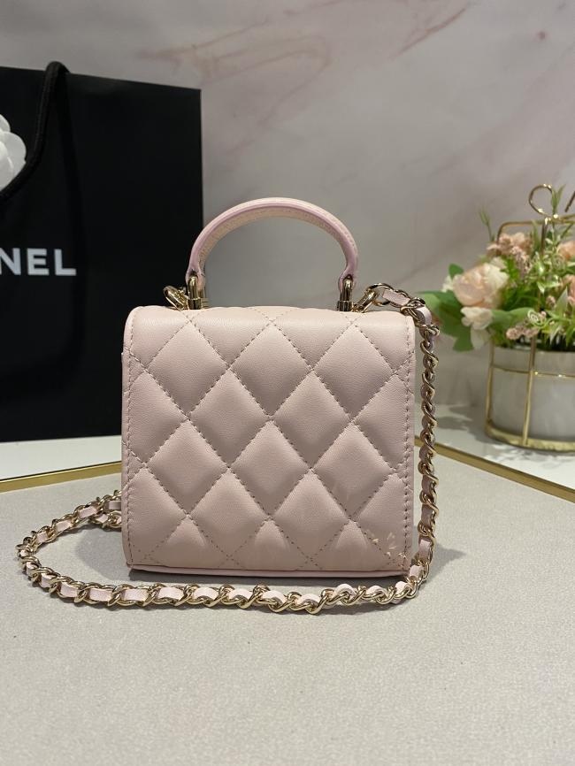 CHANEL AS2682 迷你链条包，小巧可爱，浅金色五金，多个皮质手柄，容量适合口红纸巾气垫