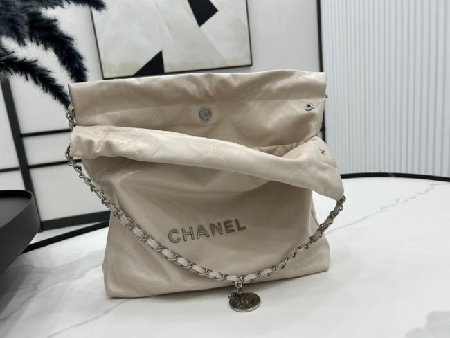 Chanel 22 bag：本季最新经典款式，超级时尚大气必入手