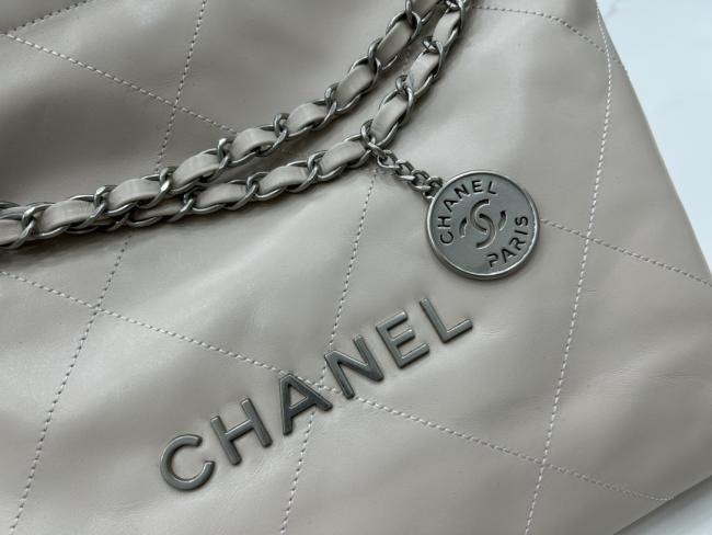 Chanel 22 bag：本季最新经典款式，超级时尚大气必入手