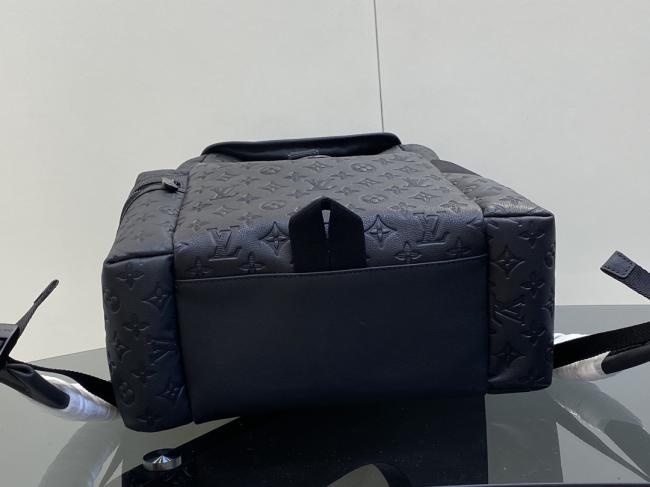 LV M43680 Trekking 2018早秋男士Monogram Shadow全皮双肩包