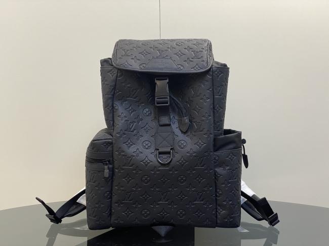 LV M43680 Trekking 2018早秋男士Monogram Shadow全皮双肩包