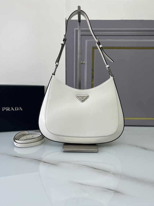 Prada 1BC156 升级版中古款双肩带腋下包，功能性强，时尚实用