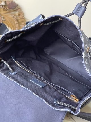 LV M46805 Monogram Macassar 双肩包 登山包